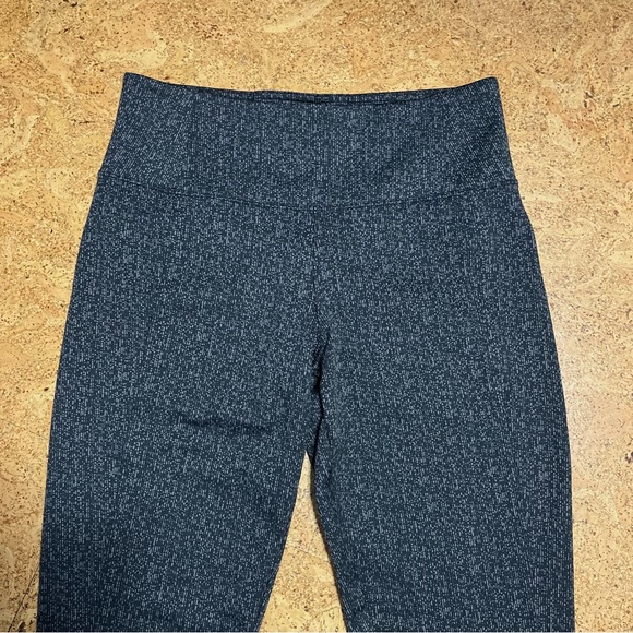 Athleta Delancey Textured Tight Legging in Black/Nightfall Sz M - Picture 7 of 16